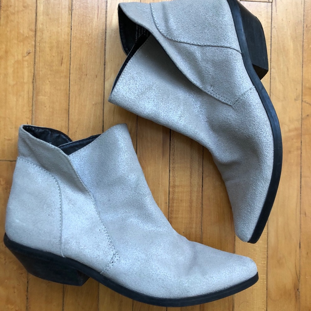 Silver 100% Leather boots